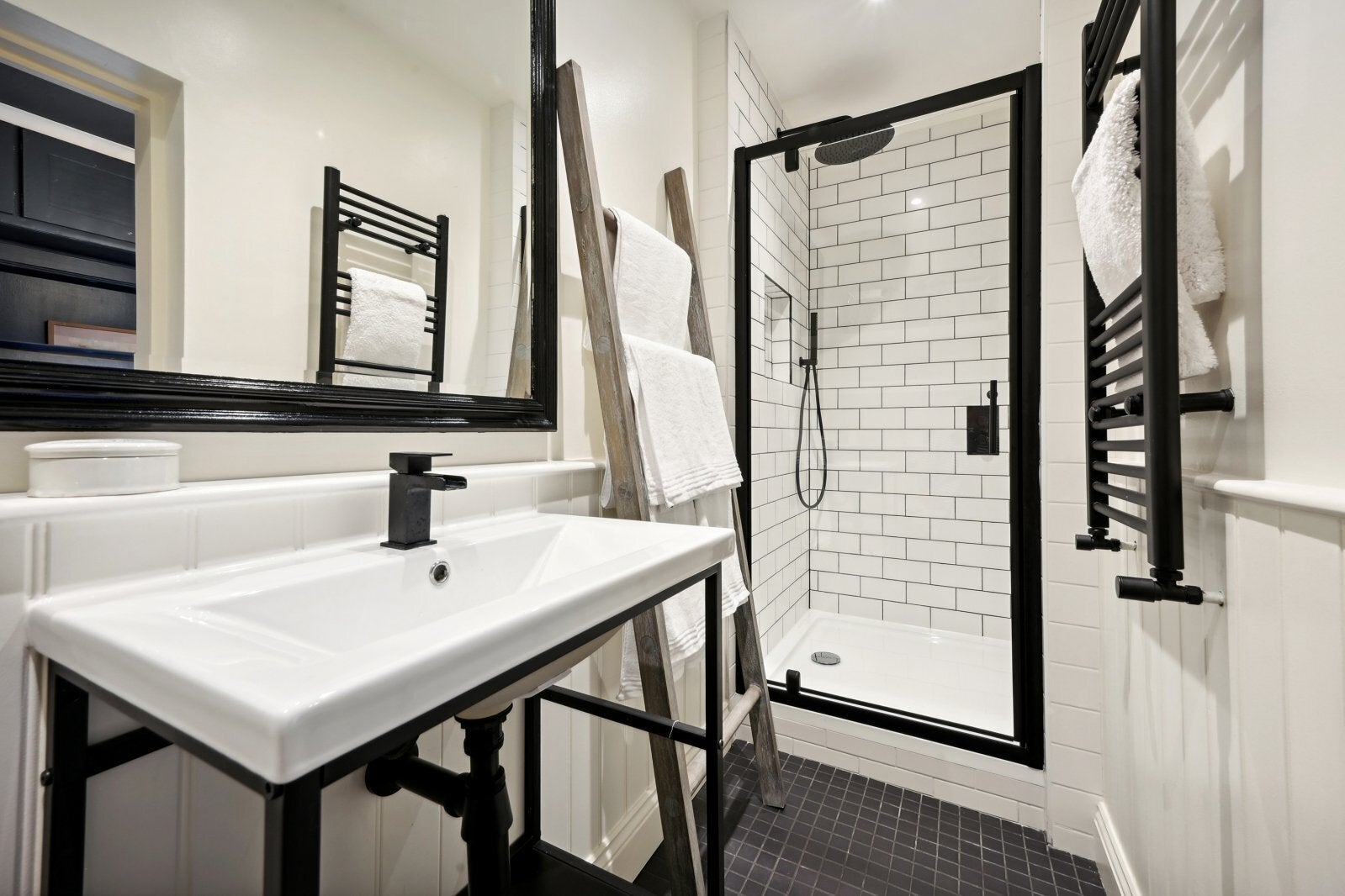 Flat Queensberry Place in Greater London