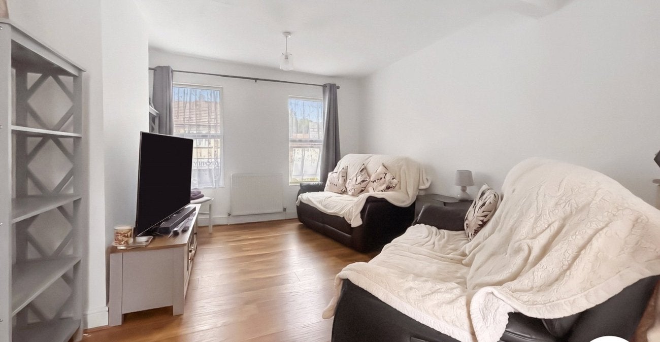 Flat St Vincents Road in Dartford