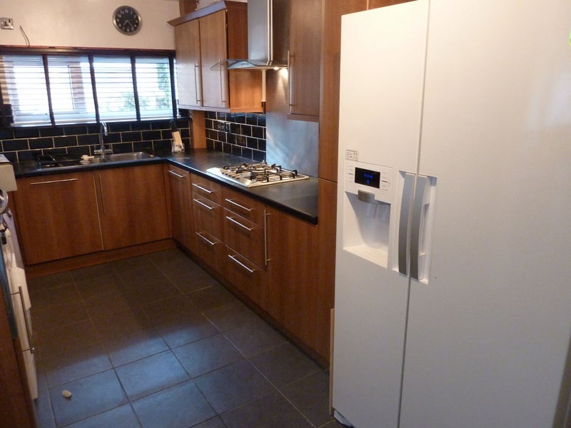 Room Barrow Close in Coventry
