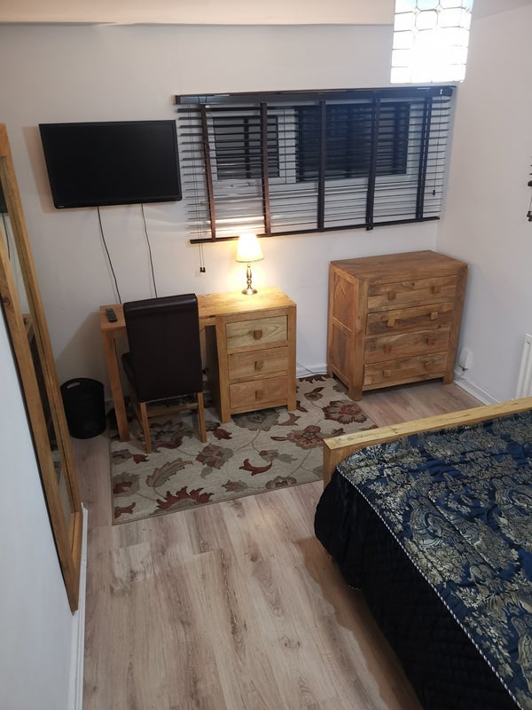 Room Barrow Close in Coventry