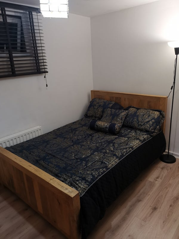 Room Barrow Close in Coventry