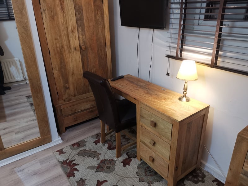 Room Barrow Close in Coventry