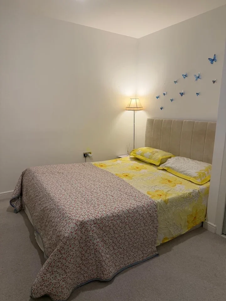 Room Addiscombe Road in Greater London