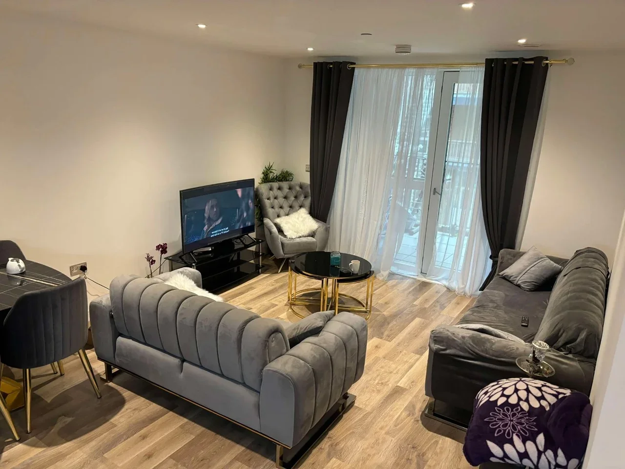 Room Addiscombe Road in Greater London