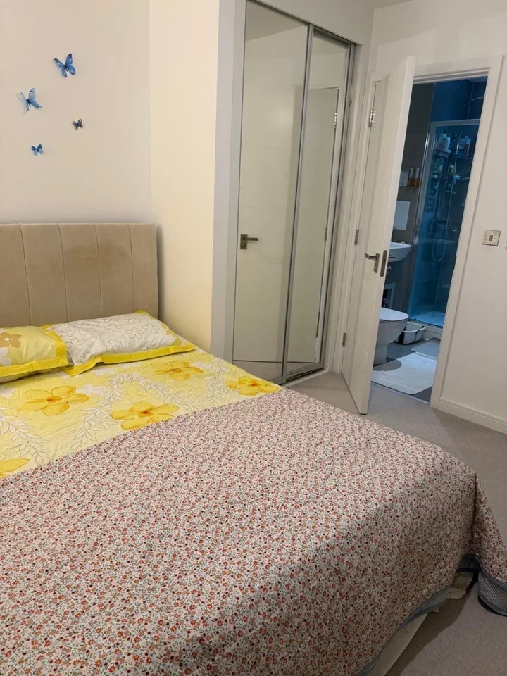Room Addiscombe Road in Greater London