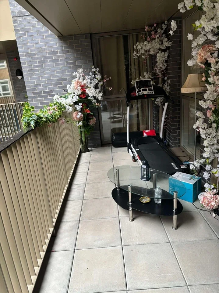 Room Addiscombe Road in Greater London