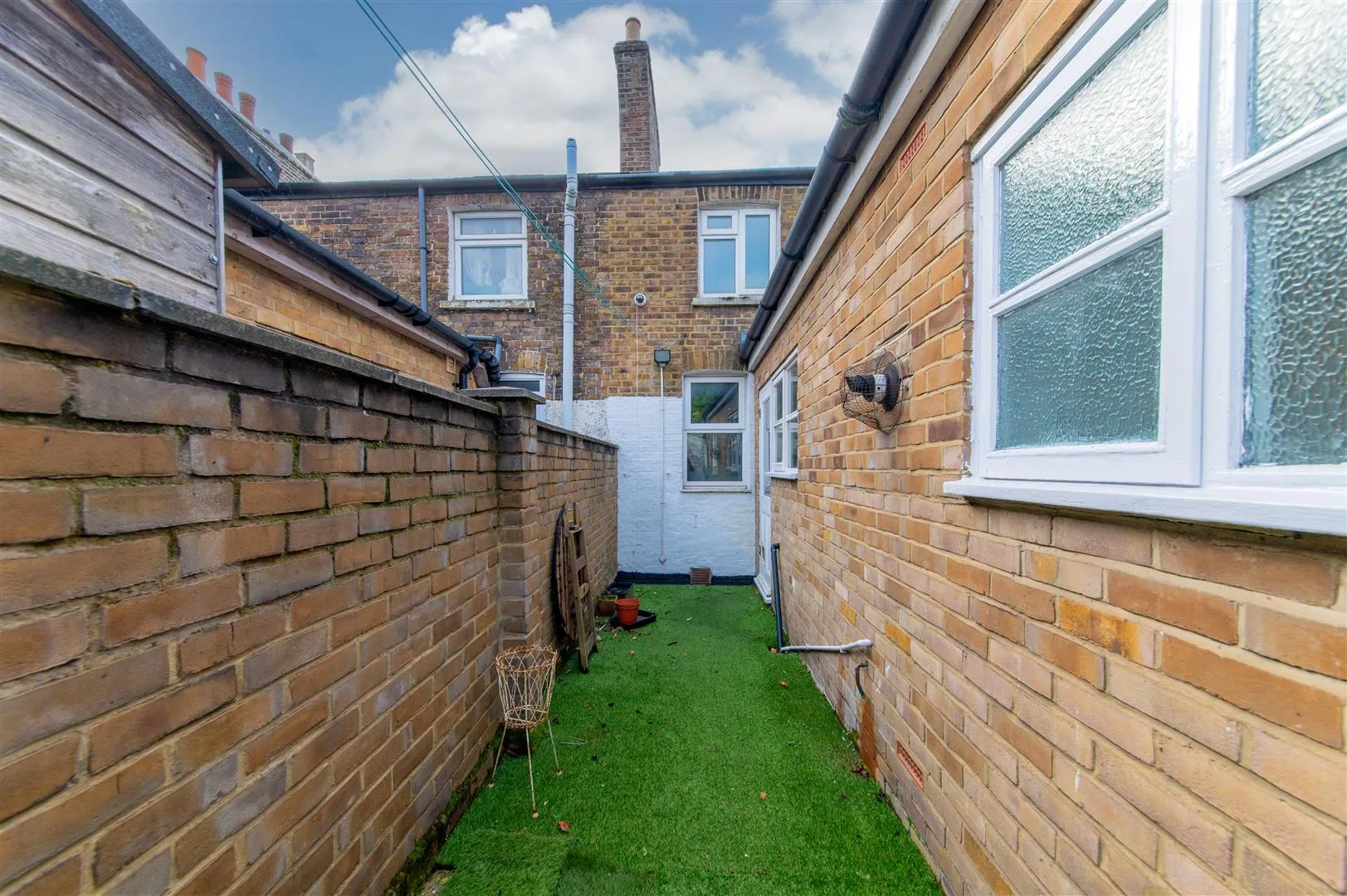 House Burroughs Gardens in Greater London
