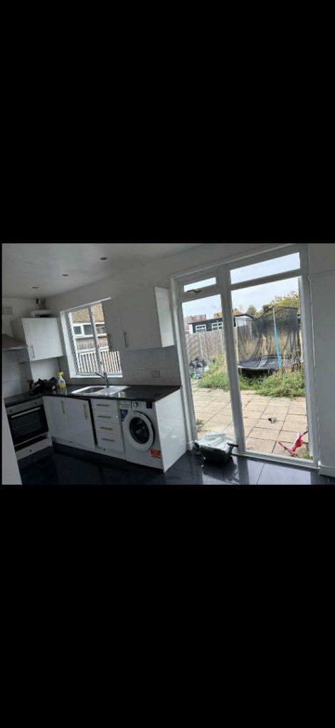 House Chailey Avenue in Greater London