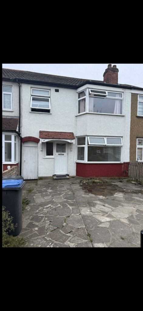 House Chailey Avenue in Greater London