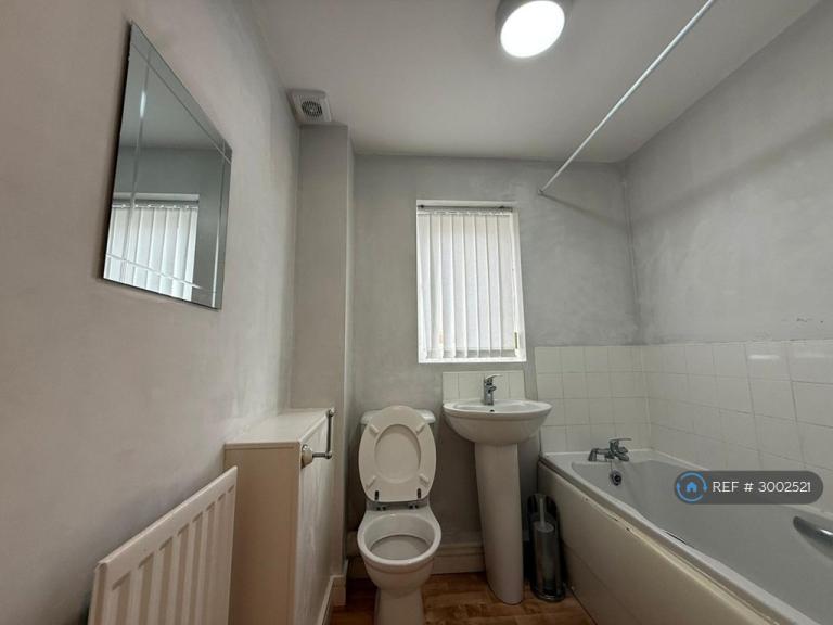 Flat Bridgeman Street in Farnworth