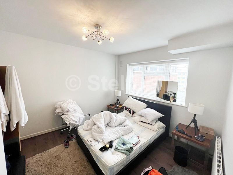 Flat Eversholt Street in Greater London