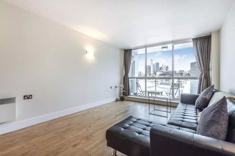 Room Royal Oak Yard in Greater London