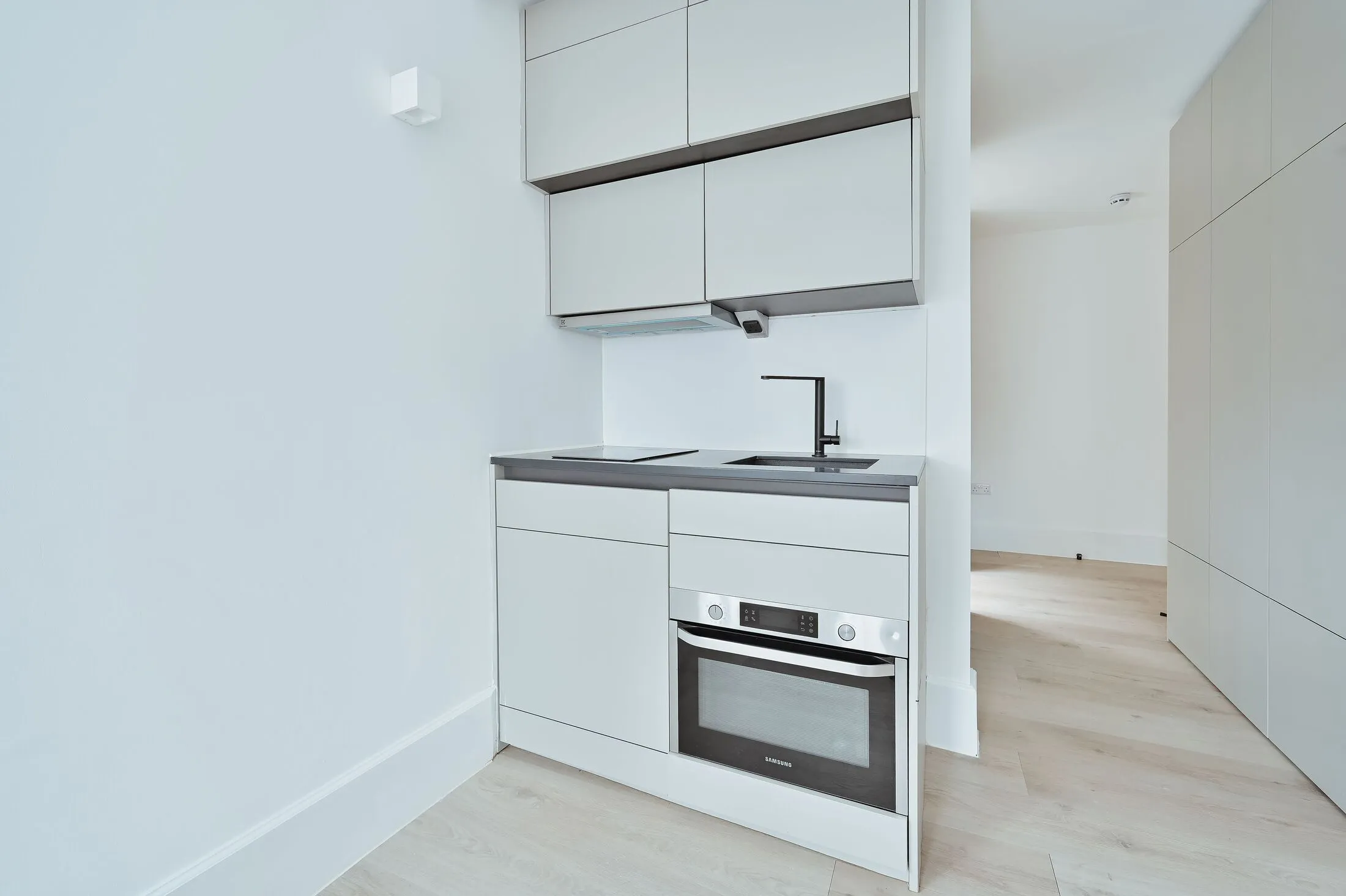 Flat South Harrow Market in Greater London
