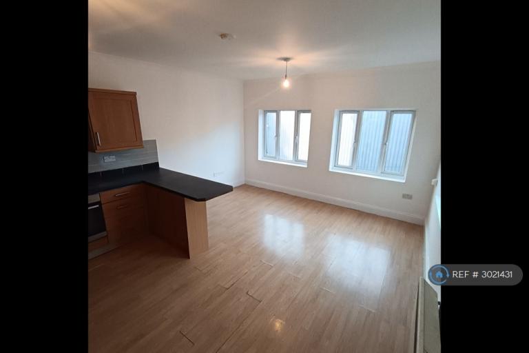 Flat Pitlake in Greater London