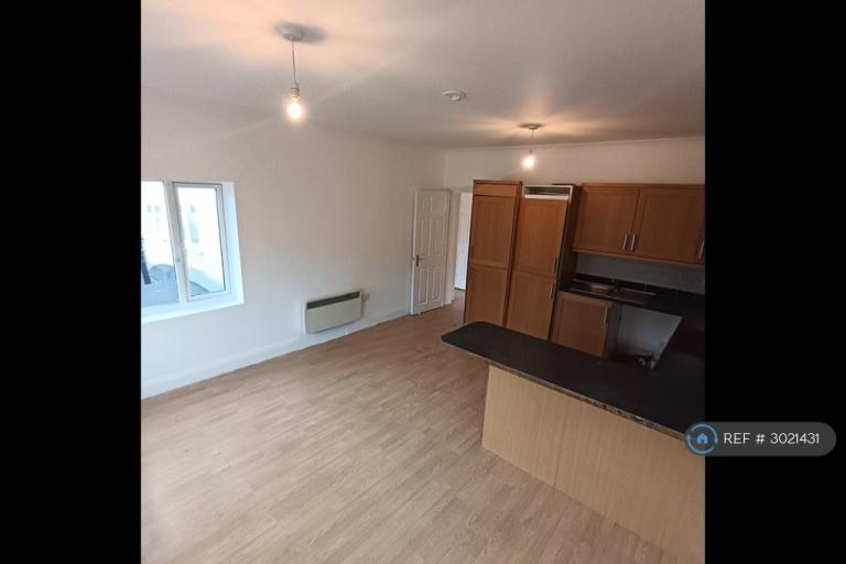 Flat Pitlake in Greater London