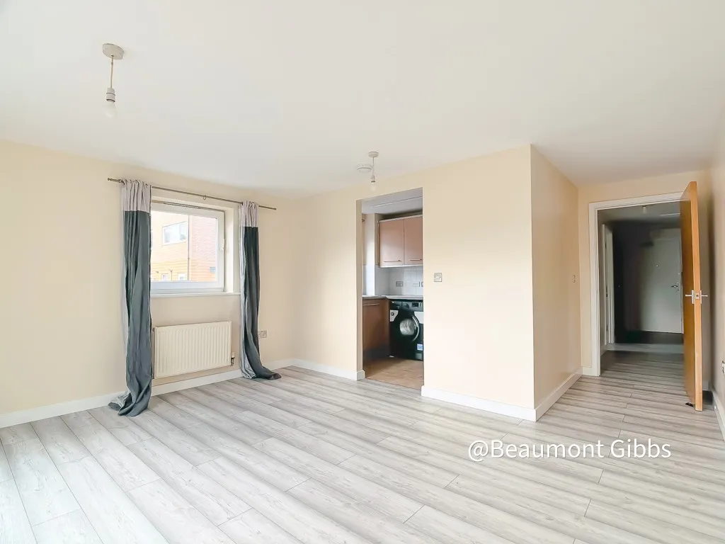 Flat Murray Close in Greater London