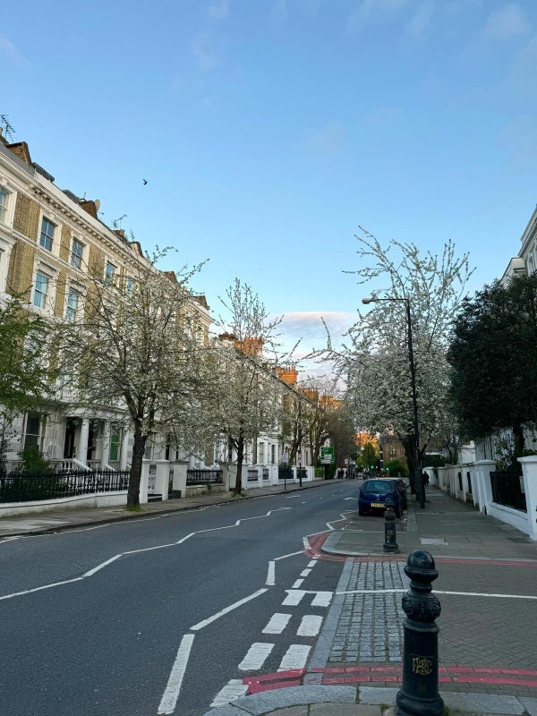 Flat Finborough Road in Greater London