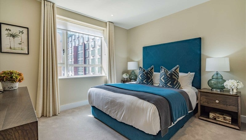 Flat Westferry Circus in Greater London