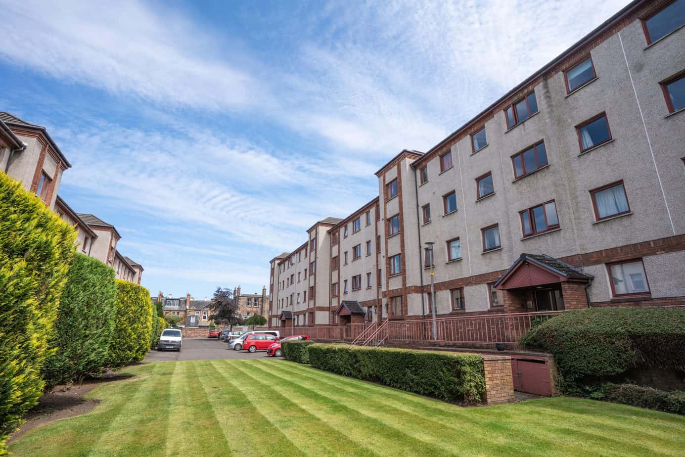 Flat Hawthornden Place in City of Edinburgh