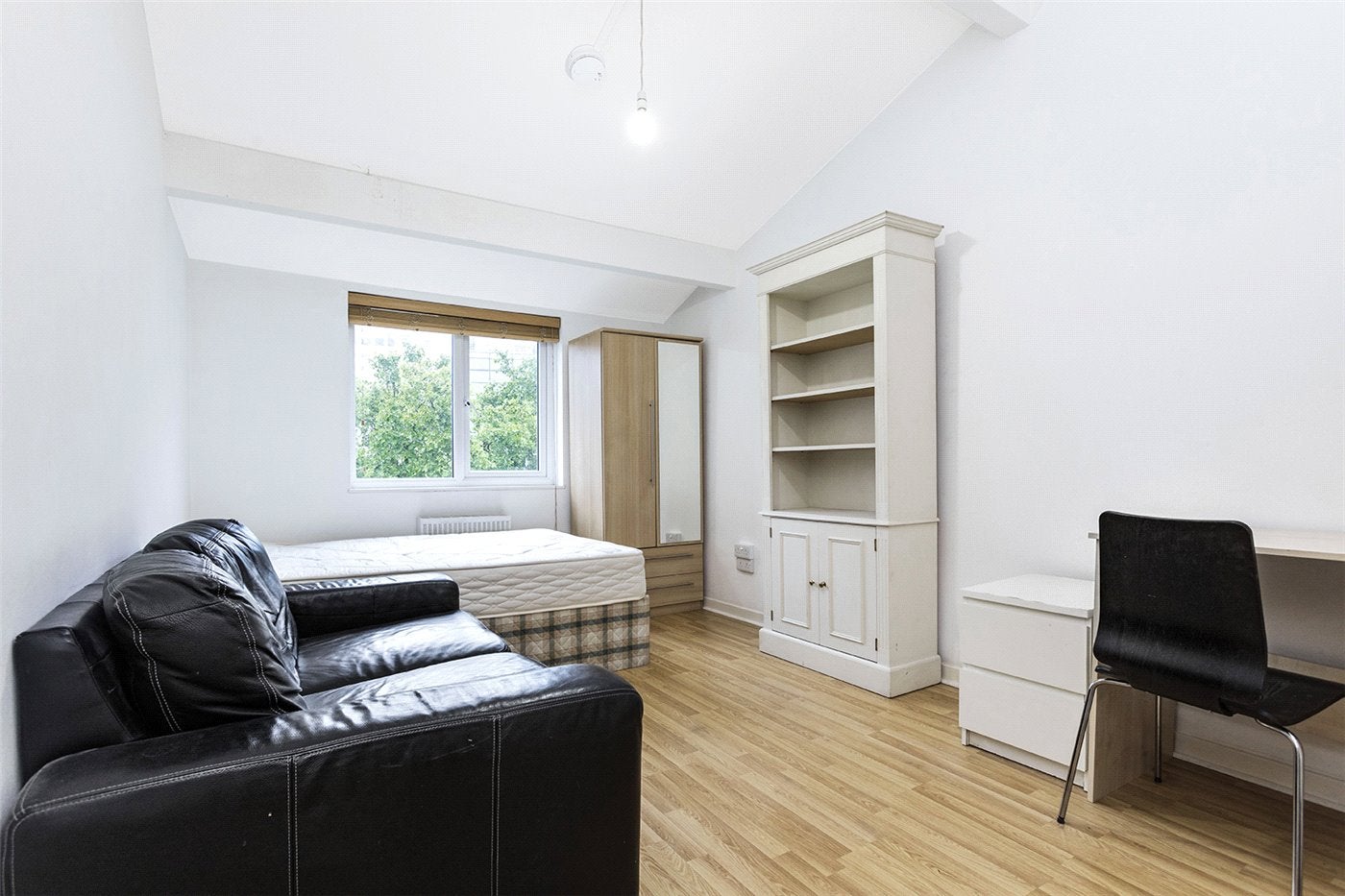 Flat Drury Lane in Greater London