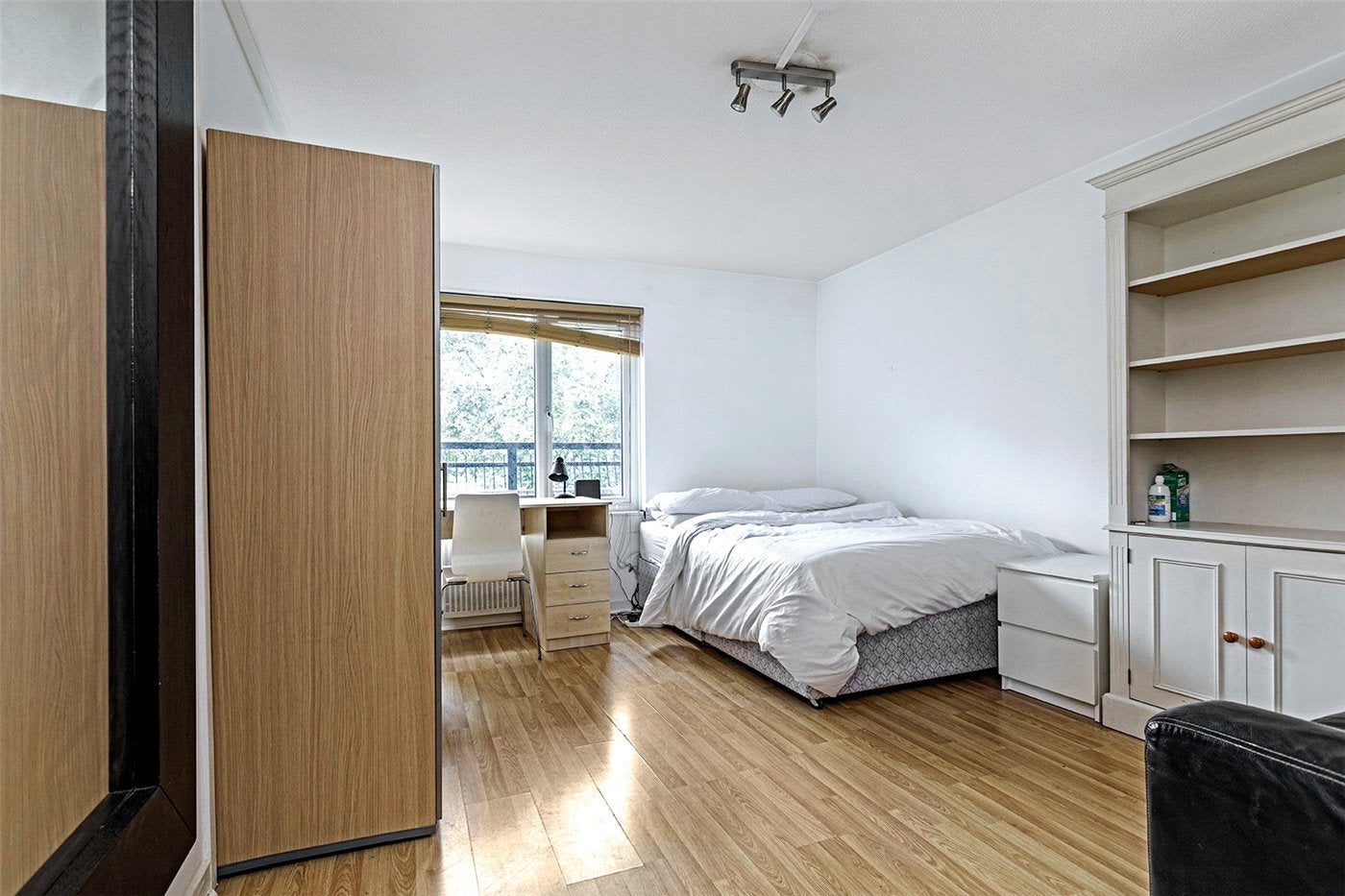 Flat Drury Lane in Greater London