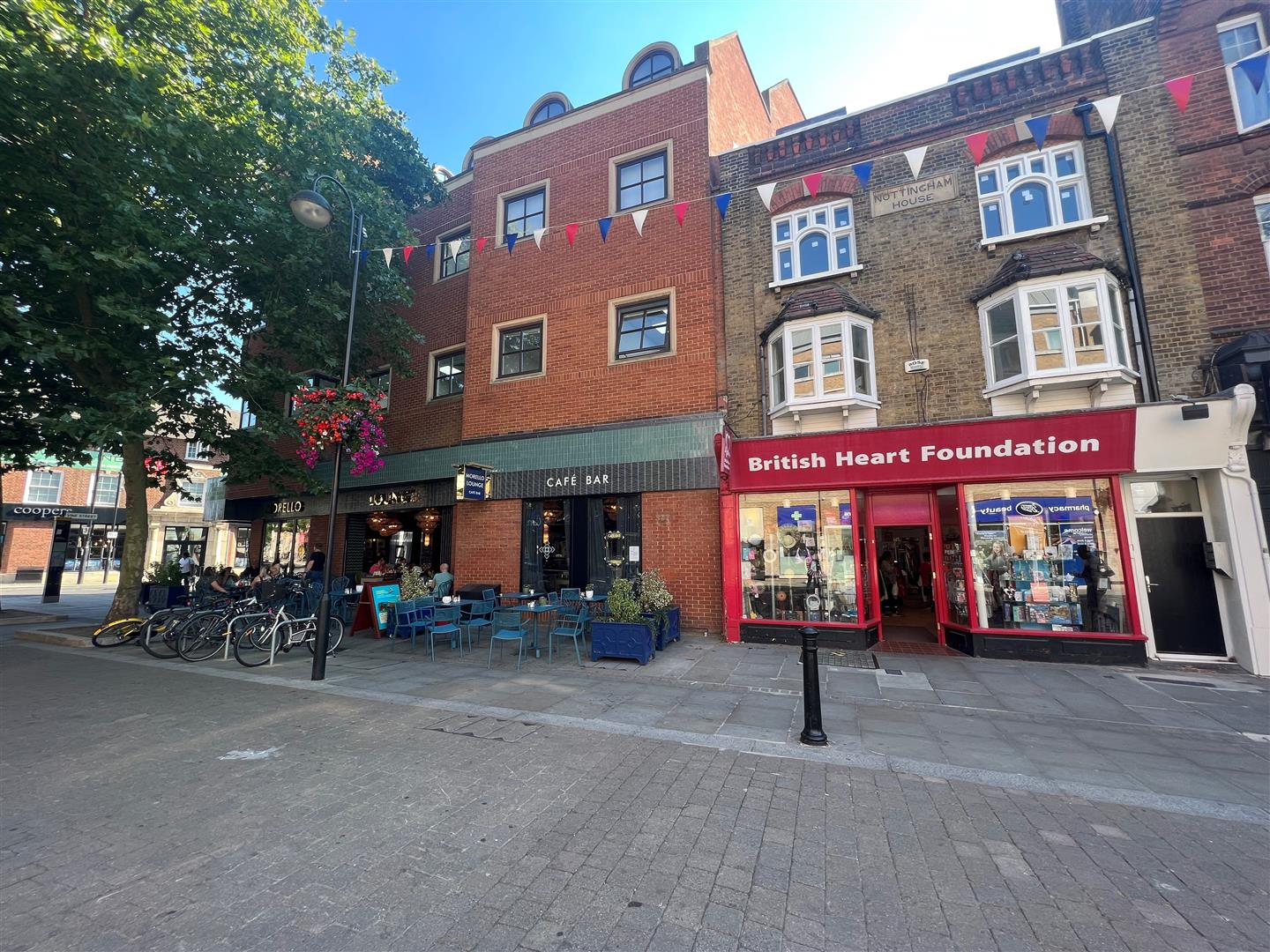 Flat Vine Street in Greater London