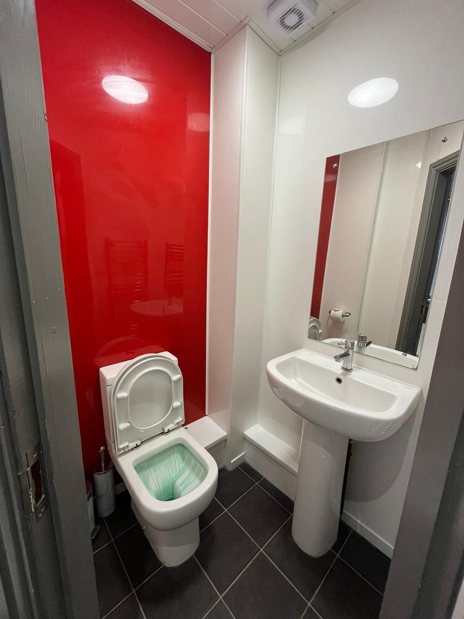 Room Stoke Road in Stoke-on-Trent