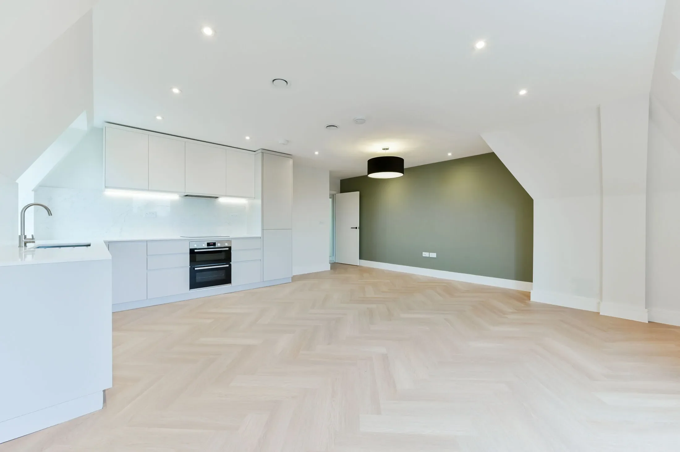 Flat Essex Road in Greater London