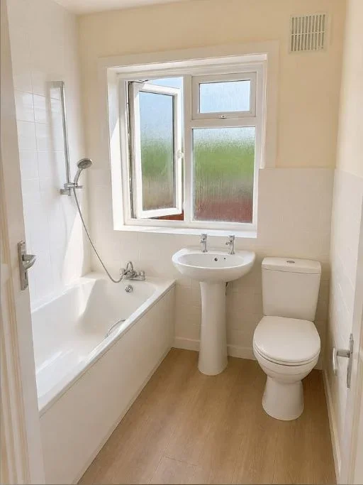 Flat Mays Lane in Greater London