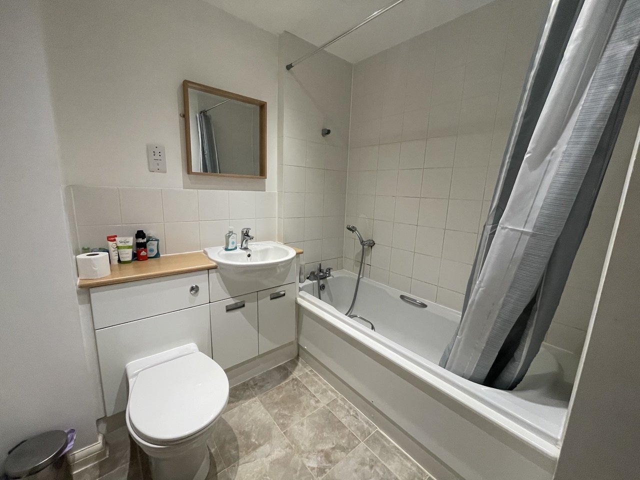 Room Cheviot Way in North Hertfordshire