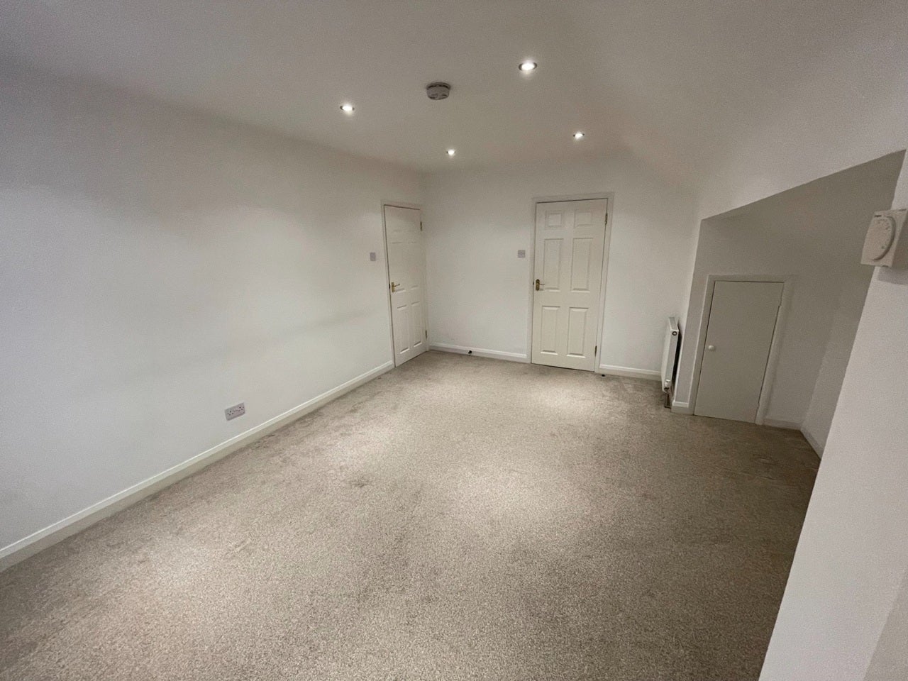 Flat Tavistock Crescent in Luton
