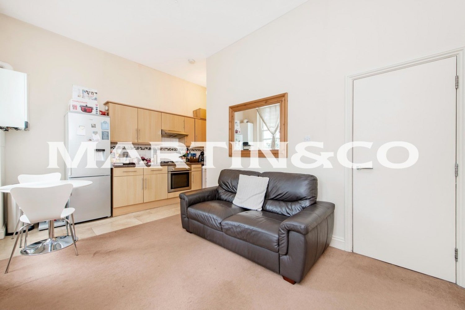 Flat Grosvenor Road in Greater London