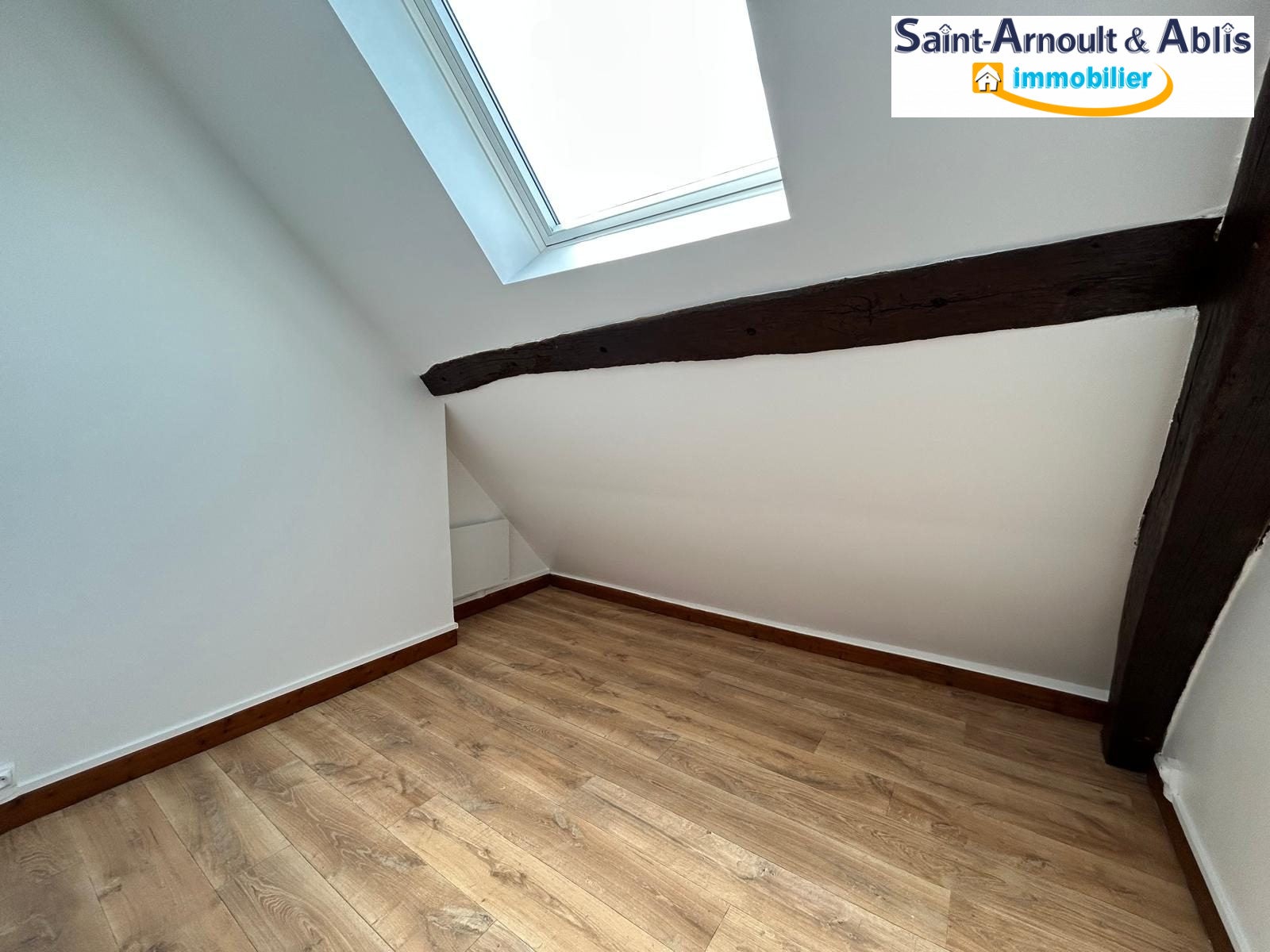Appartement Rue Sainte-Scariberge à Saint-Arnoult-en-Yvelines