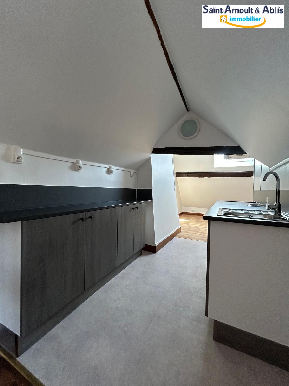 Appartement Rue Sainte-Scariberge à Saint-Arnoult-en-Yvelines