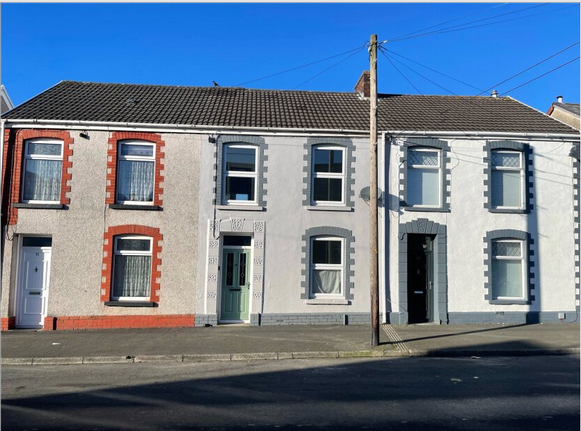 Flat Heol Glyn-llwchwr in Pontarddulais