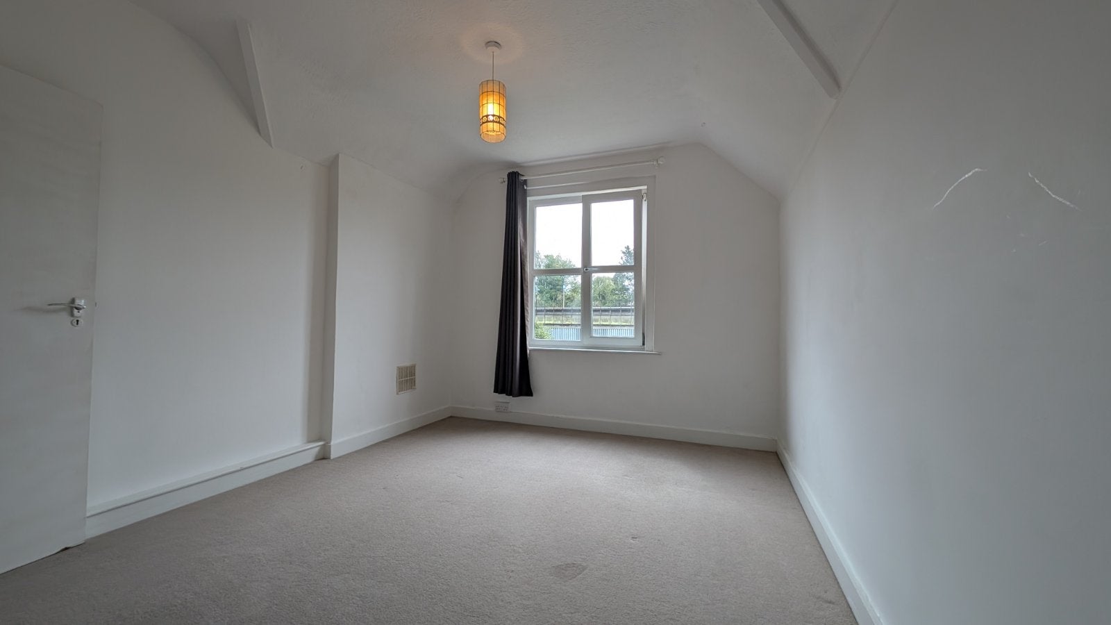 Flat Cheriton Road in Folkestone and Hythe District