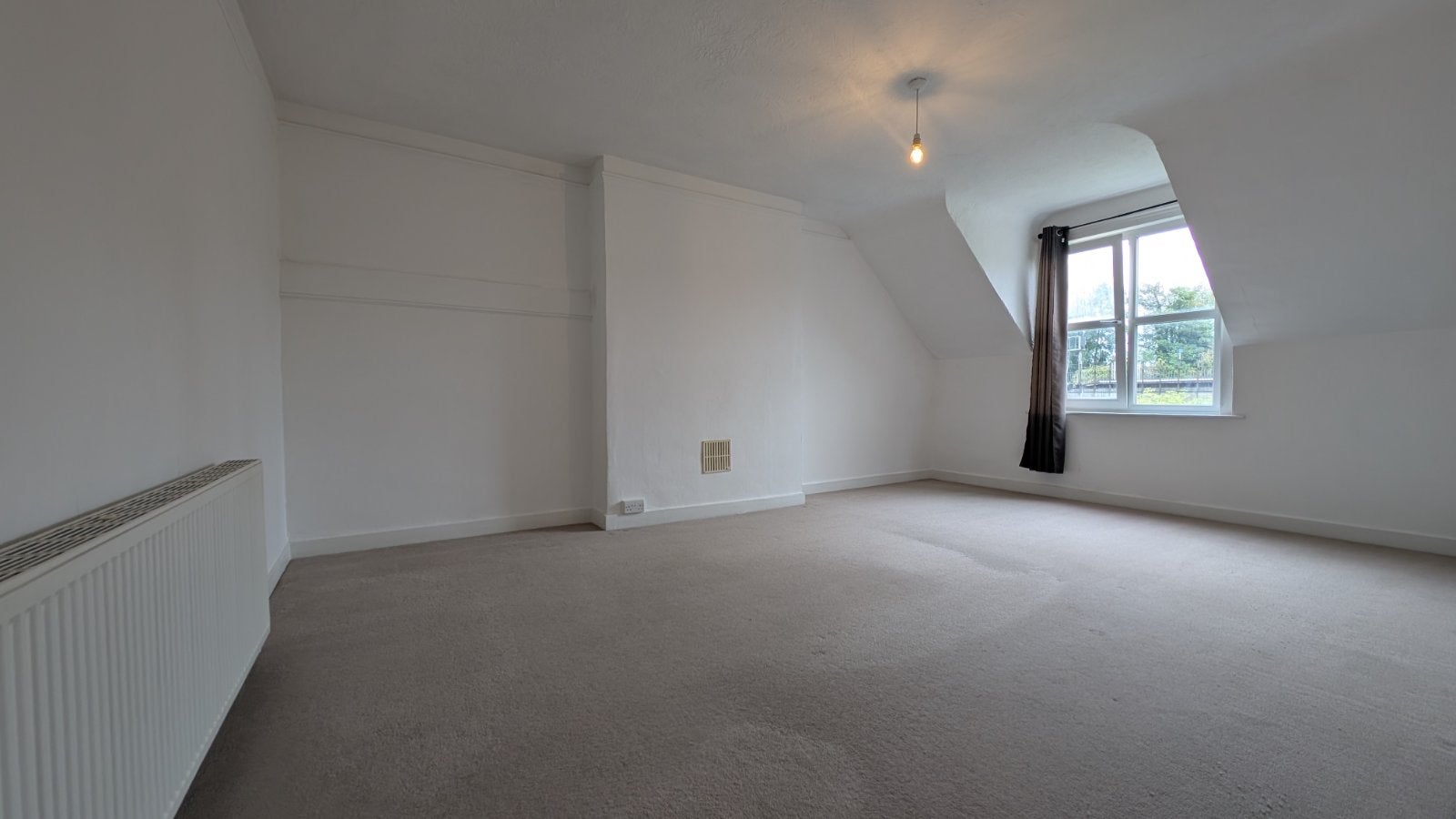 Flat Cheriton Road in Folkestone and Hythe District