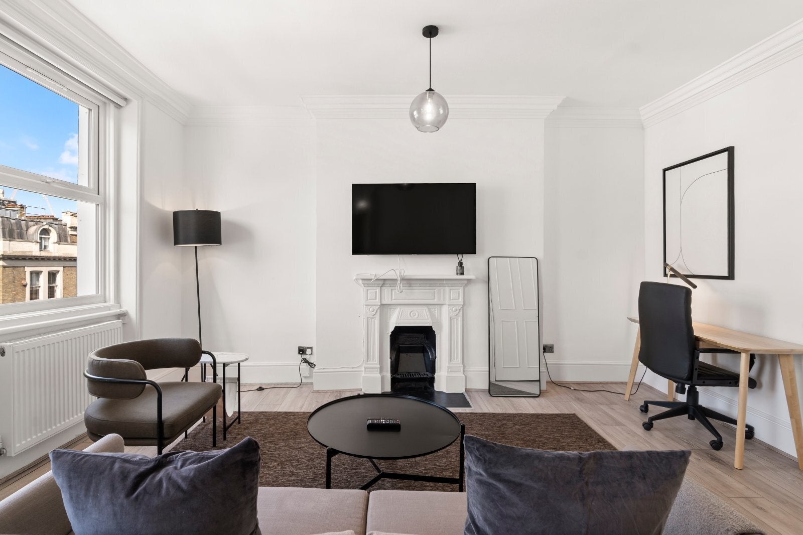 Flat Earl's Court Road in Greater London