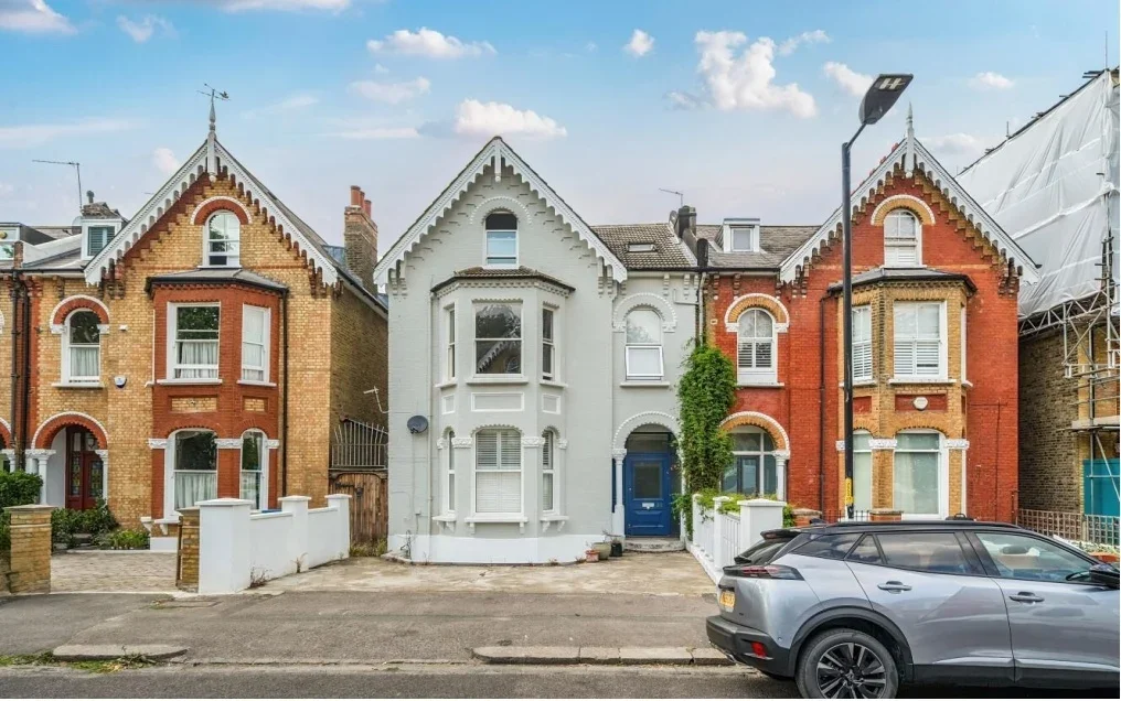 Flat Marmora Road in Greater London