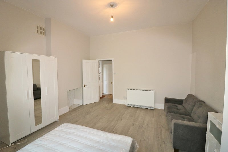 Flat The Broadway in Greater London