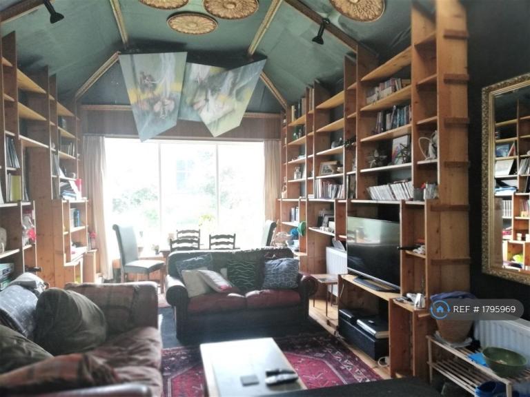 Room Holyhead Road in Bangor