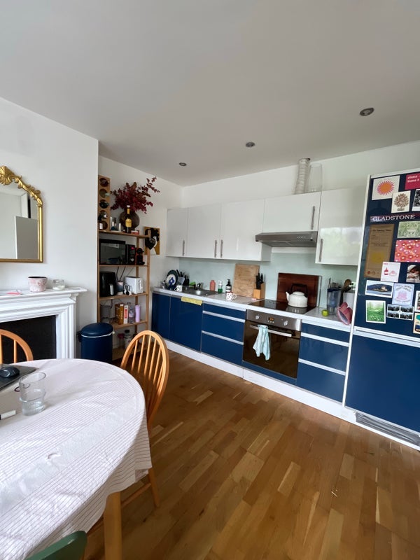Room Fourth Avenue in City of Westminster