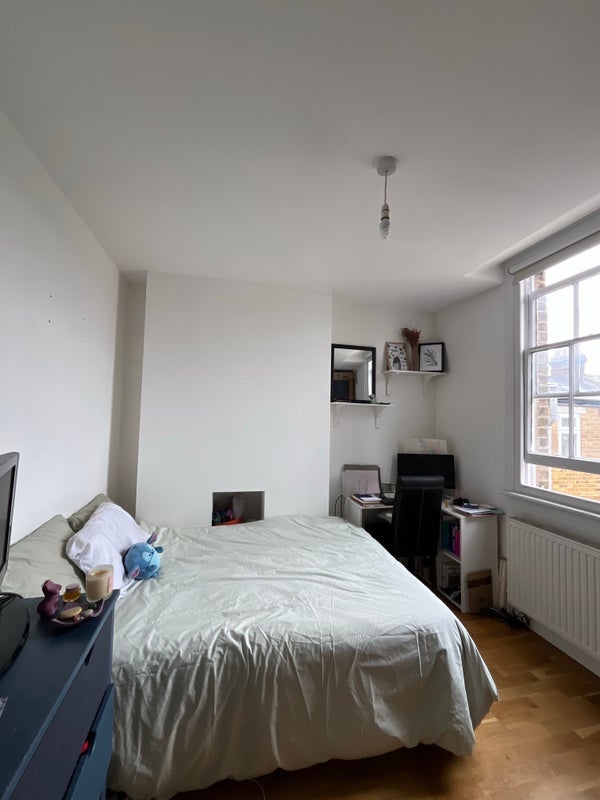 Room Fourth Avenue in City of Westminster