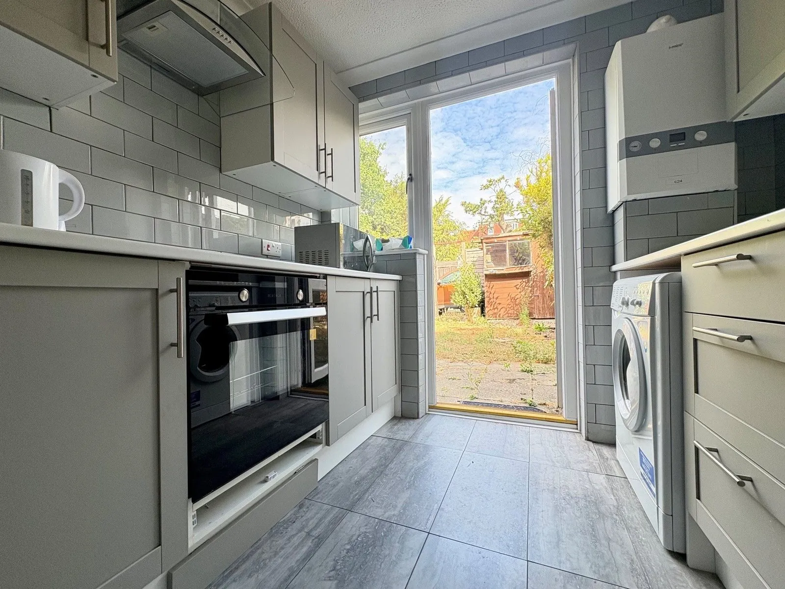 Flat Stapleford Close in Greater London