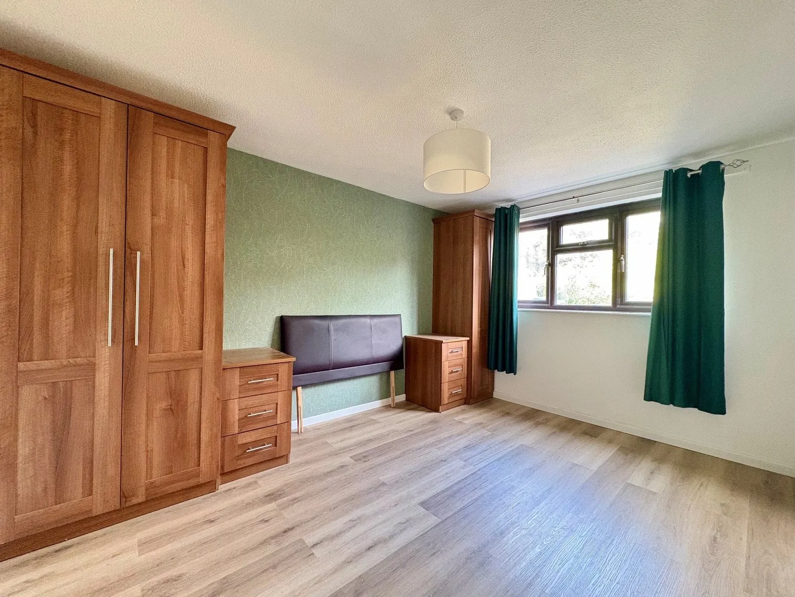 Flat Stapleford Close in Greater London