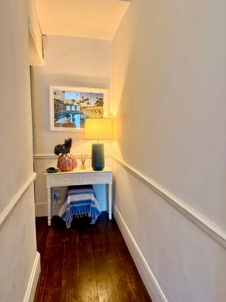 Flat Sternhold Avenue in Greater London
