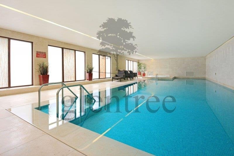 Flat Finchley Road in Greater London