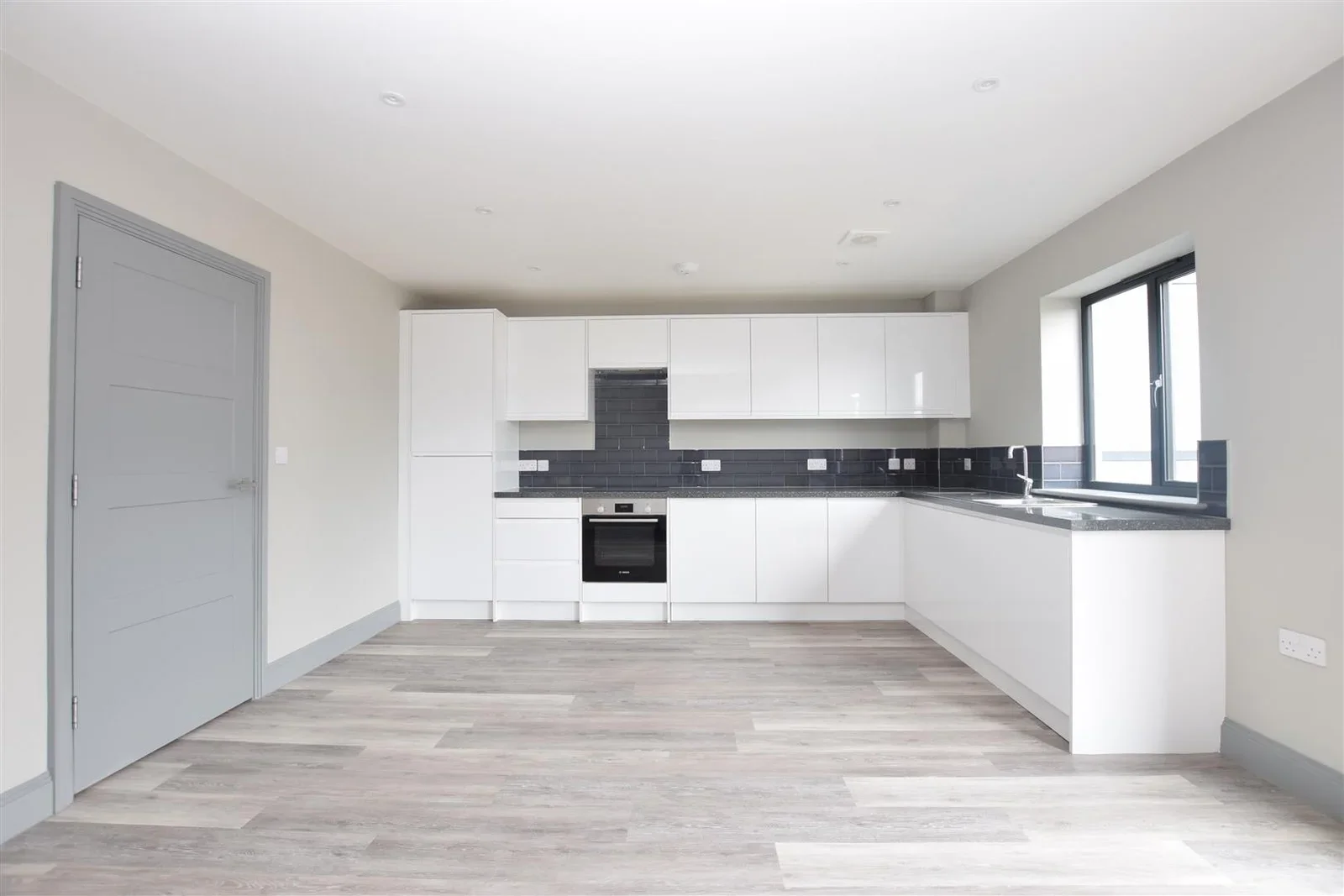 Flat Greenford Road in Greater London