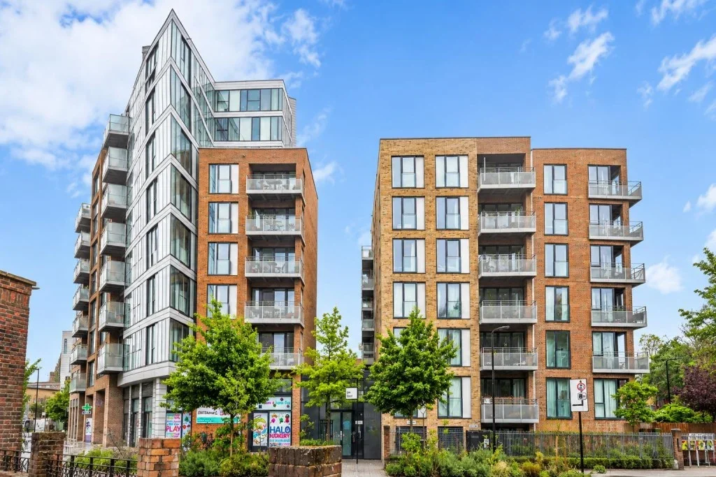 Flat Lee Street in Greater London