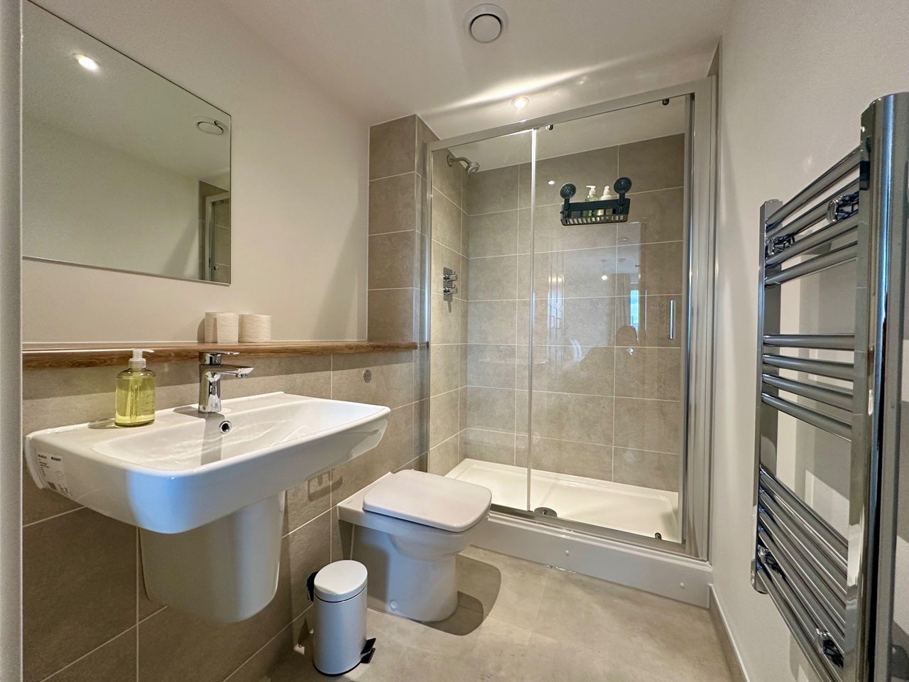 Flat Pomona Strand in Trafford